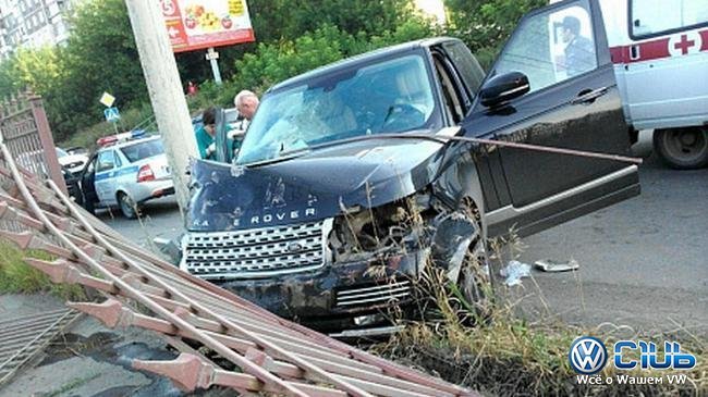 Две девушки, находясь «под градусом», угнали Range Rover и стали виновницами целых двух ДТП в Миассе